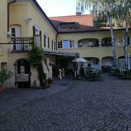 Rathausstueberl *